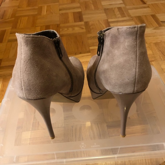 Suede beige Steve Madden platform boots - Picture 3 of 3
